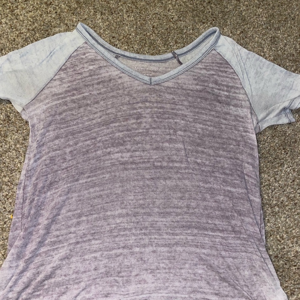 American eagle top size M. Soft and stretchy. Good condition
